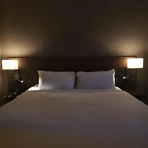 Vista Plaza Del Sol Hotel